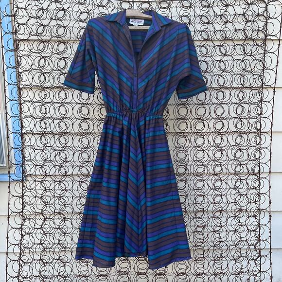 Vintage Dresses & Skirts - Vintage 80s American Shirt Dress striped V chevron blue gray